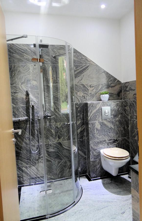 Hasloch  Travelers Home מראה חיצוני תמונה